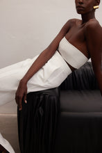 Load image into Gallery viewer, Vela | Strapless Crop Top