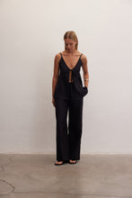 Görseli Galeri görüntüleyiciye yükleyin, Nova | Spaghetti Strap Linen Top