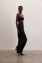 Görseli Galeri görüntüleyiciye yükleyin, Solara | High-Waisted Skirt