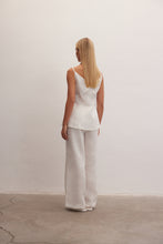 Görseli Galeri görüntüleyiciye yükleyin, Nova | Spaghetti Strap Linen Top