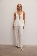 Görseli Galeri görüntüleyiciye yükleyin, Nova | Spaghetti Strap Linen Top