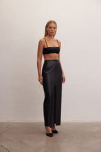 Görseli Galeri görüntüleyiciye yükleyin, Noir | Leather Skirt