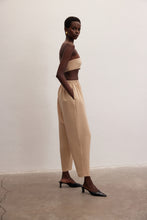 Görseli Galeri görüntüleyiciye yükleyin, Solis Pants | Minimalist Trousers