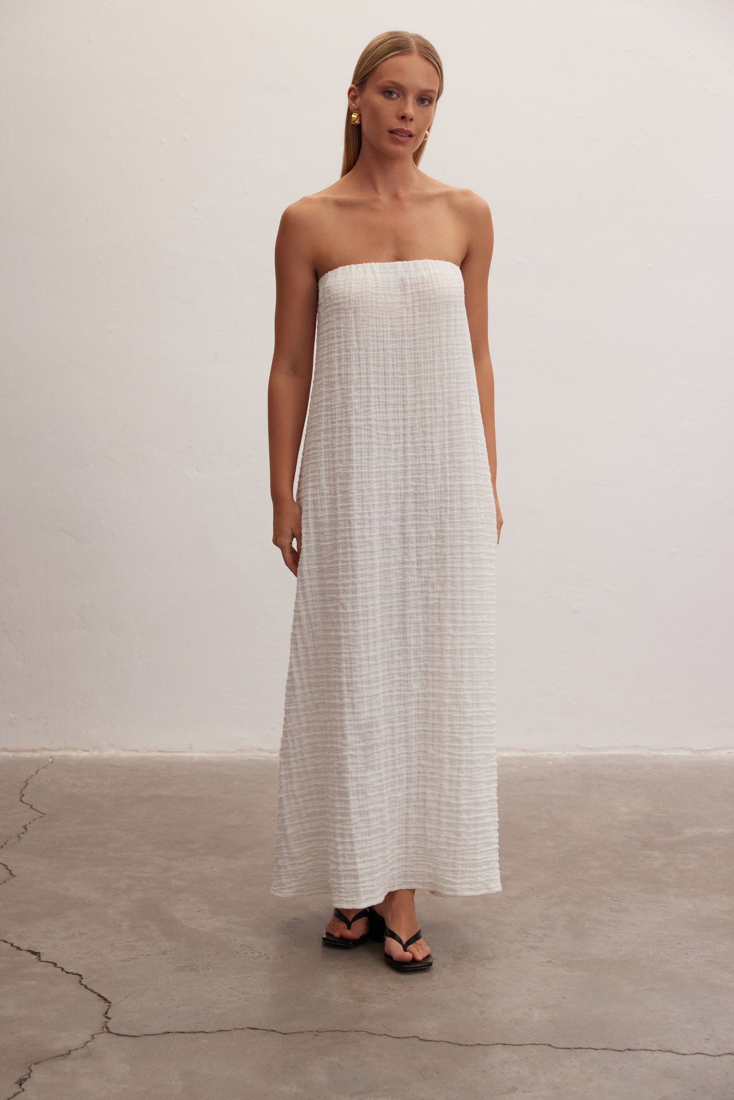 Zephyr | Textured Strapless Dress